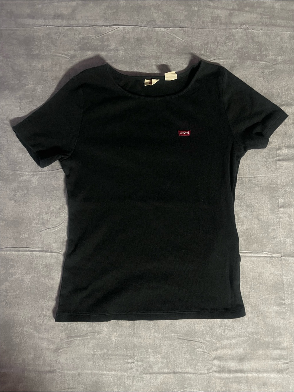 Vintage Y2K Levi's Women's Black Crewneck Short Sleeve Tee